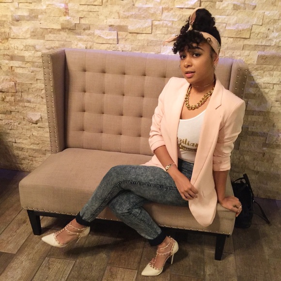 Meet your Posher, Lorraine - Picture 2 of 8